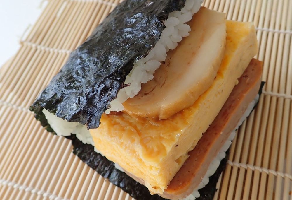 南国キッチンカーまるぽだしポー（かく煮）